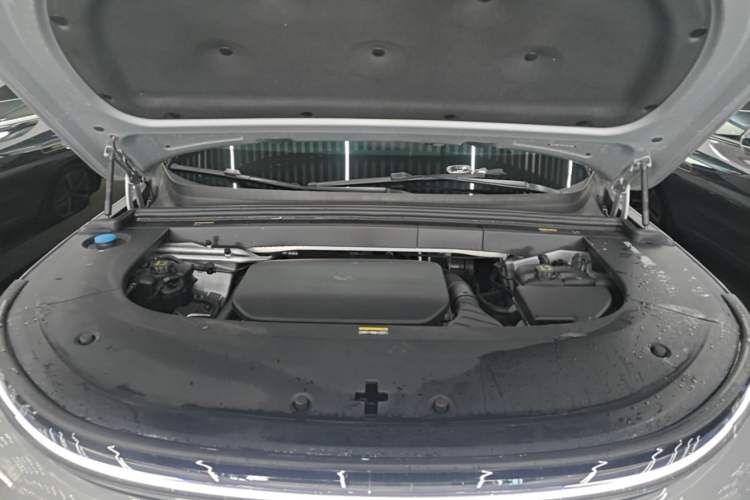 Used Li Auto L6 2024 Pro Model Engine Bay