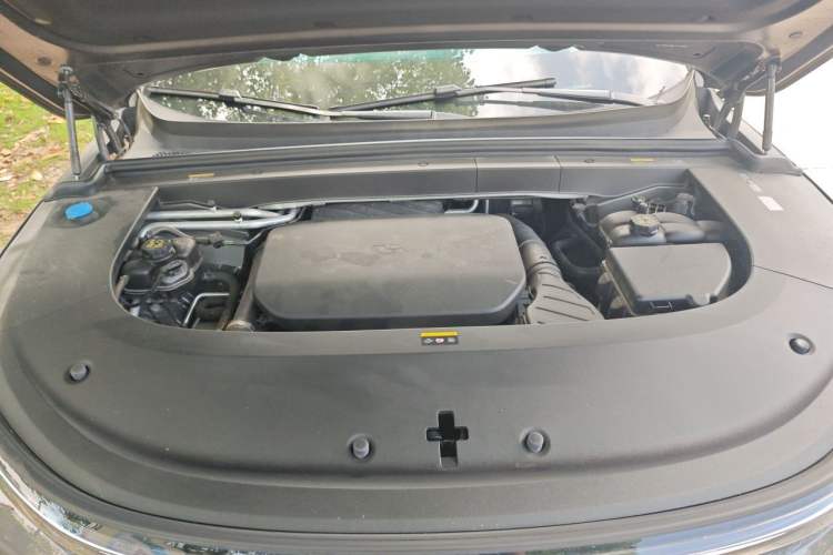 Used Li Auto L6 2024 Pro Model Engine Bay