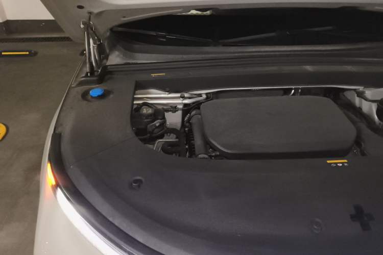 Used Li Auto L6 2024 Max Engine Bay Right