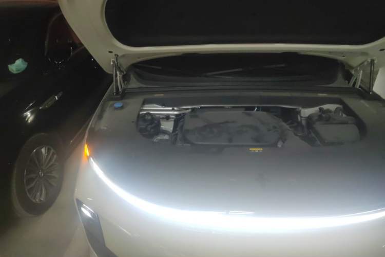 Used Li Auto L6 2024 Pro Model Engine Bay Right