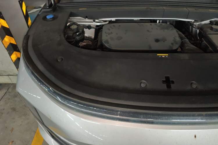 Used Li Auto L6 2024 Pro Model Engine Bay Right
