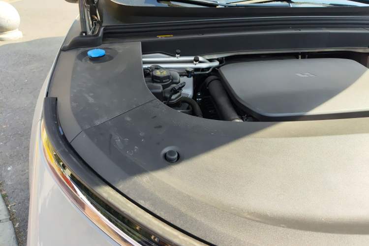 Used Li Auto L6 2024 Pro Model Engine Bay Right