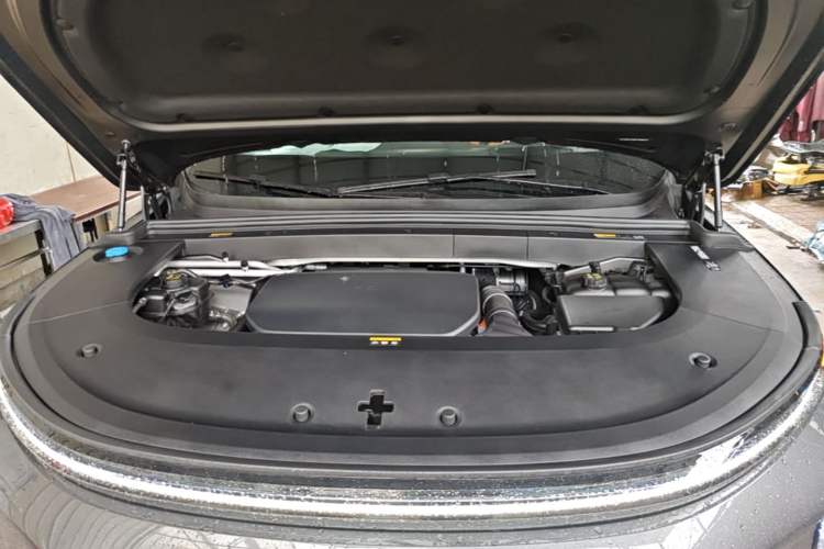 Used Li Auto L6 2024 Pro Model Engine Bay