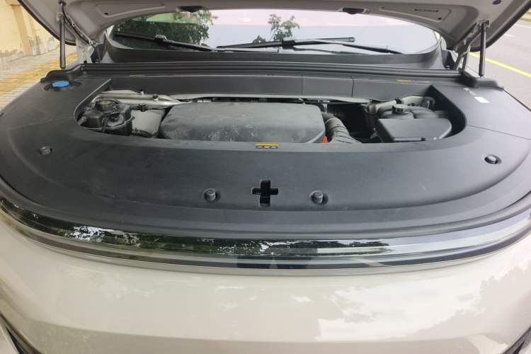 Used Li Auto L6 2024 Pro Model Engine Bay