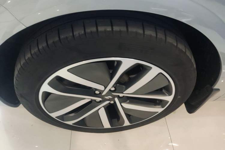 Used Li Auto L6 2024 Pro Model Exterior 1