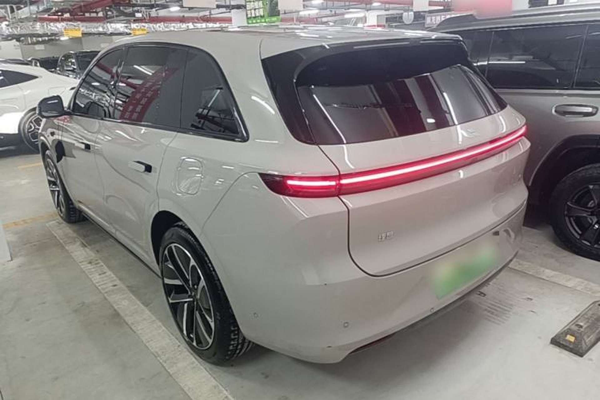 Used Li Auto L6 2024 Max Exterior 2