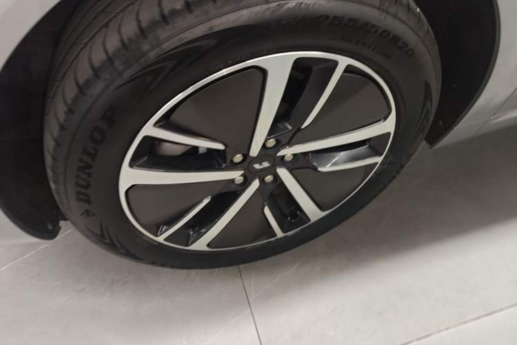 Used Li Auto L6 2024 Max Exterior 4