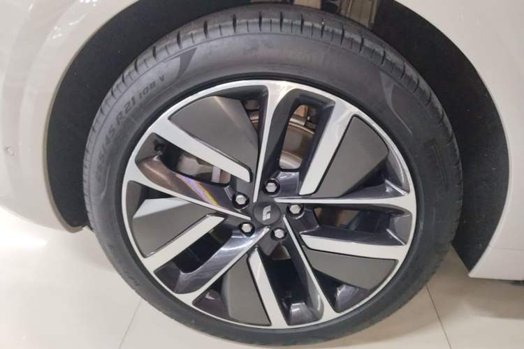 Used Li Auto L6 2024 Max Exterior 4