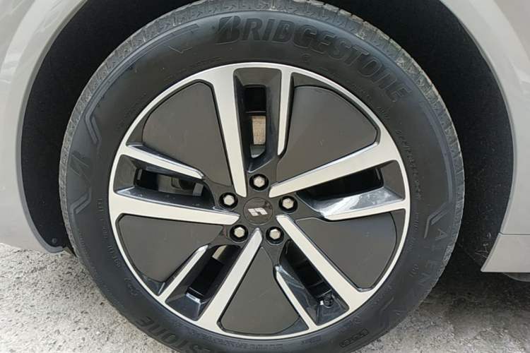 Used Li Auto L6 2024 Max Exterior 4