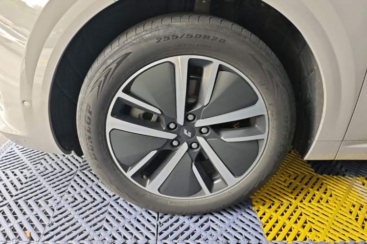 Used Li Auto L6 2024 Pro Model Exterior 4