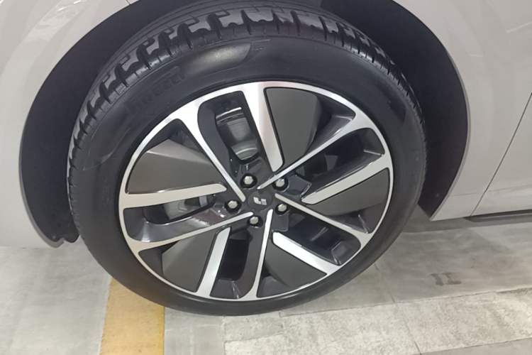 Used Li Auto L6 2024 Max Exterior 4