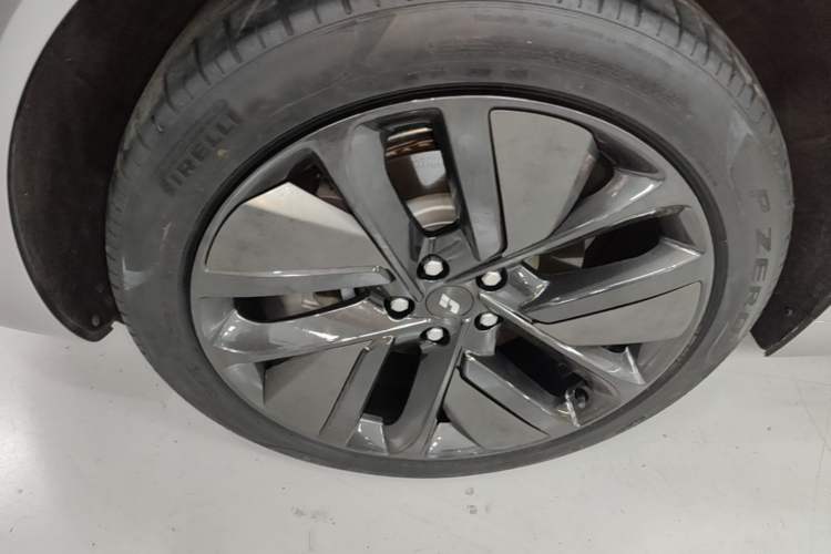 Used Li Auto L6 2024 Max Exterior 4