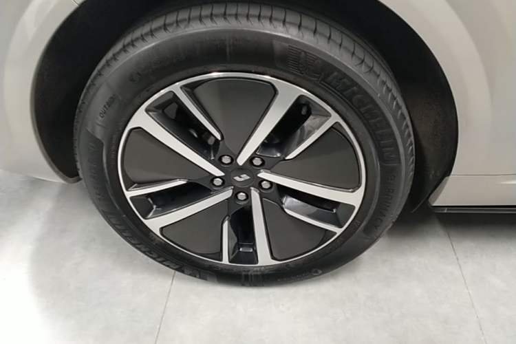 Used Li Auto L6 2024 Pro Model Exterior 5
