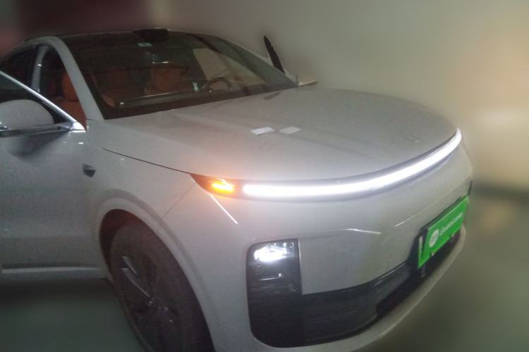 Used Li Auto L6 2024 Max Front Right 45 Deg