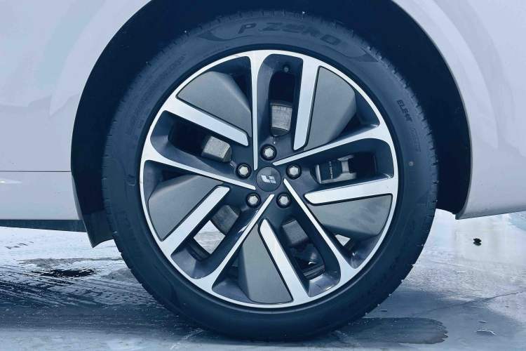 Used Li Auto L6 2024 Max Left Front Wheel Hub