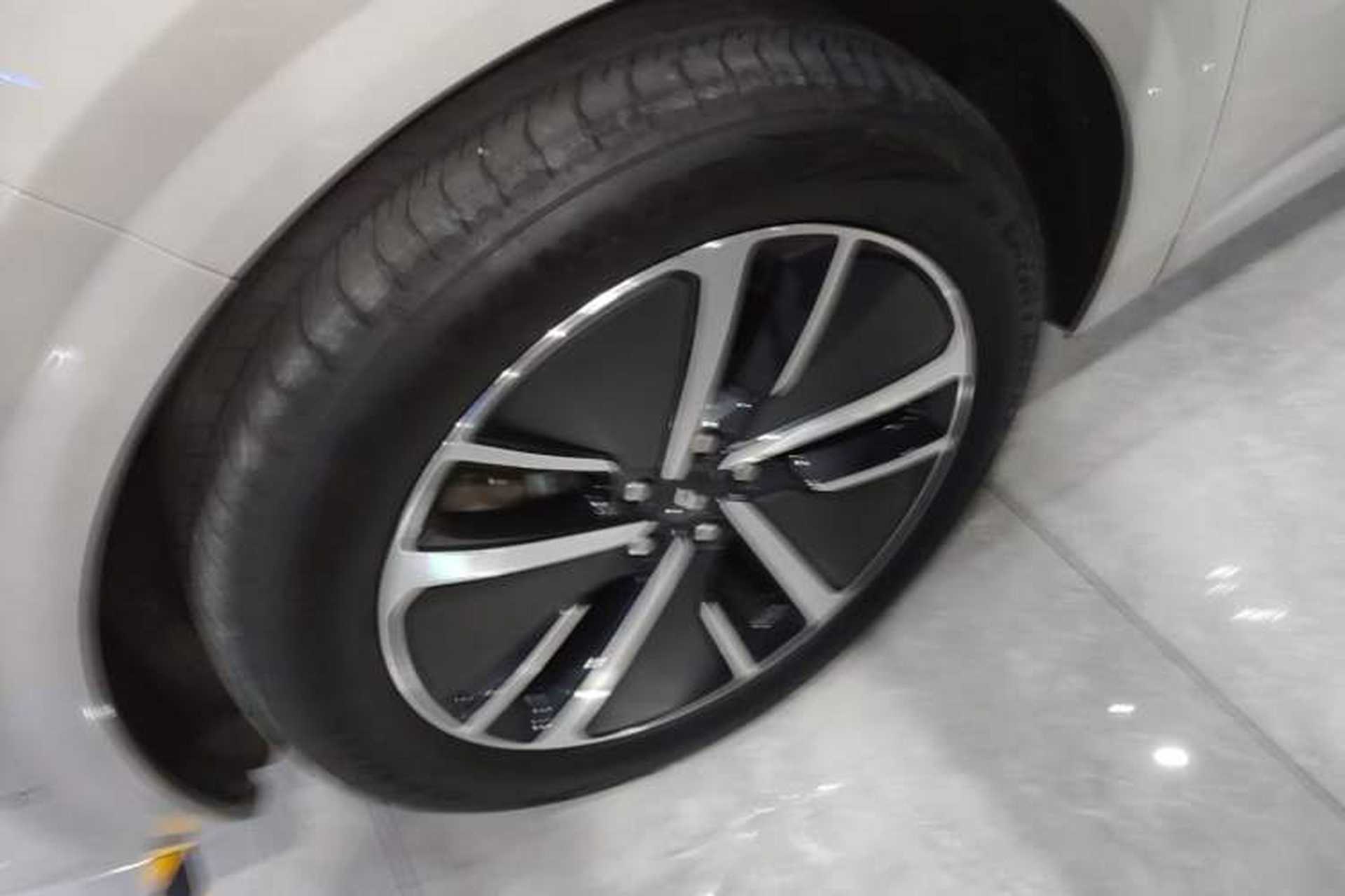 Used Li Auto L6 2024 Pro Model Left Front Wheel Hub