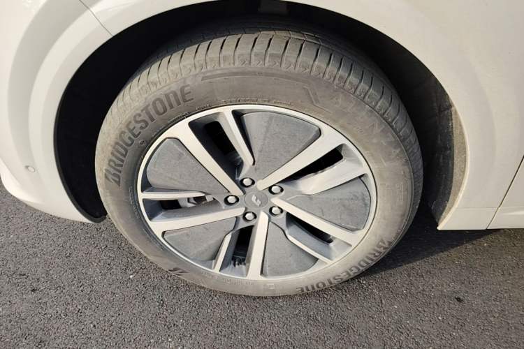 Used Li Auto L6 2024 Pro Model Left Front Wheel Hub