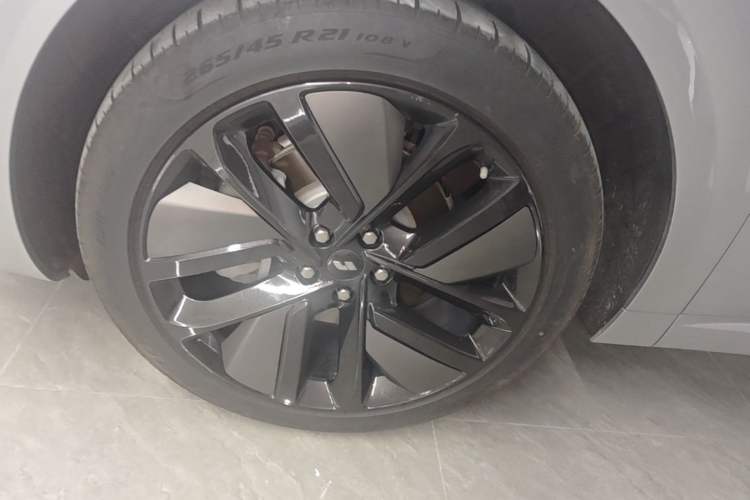 Used Li Auto L6 2024 Pro Model Left Front Wheel Hub