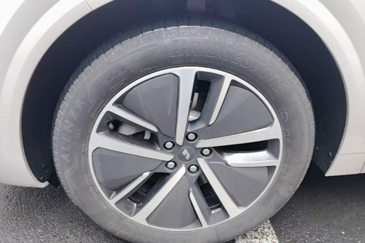 Used Li Auto L6 2024 Pro Model Left Front Wheel Hub