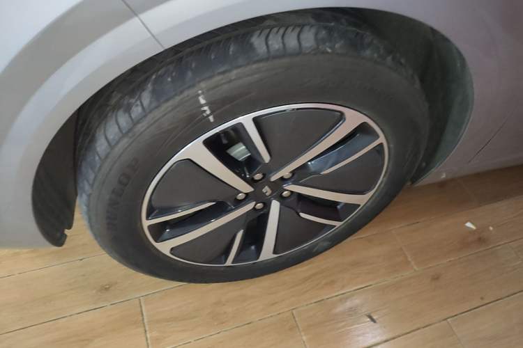 Used Li Auto L6 2024 Pro Model Left Front Wheel Hub