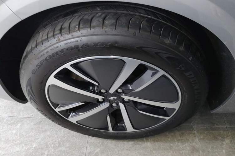Used Li Auto L6 2024 Pro Model Left Front Wheel Hub