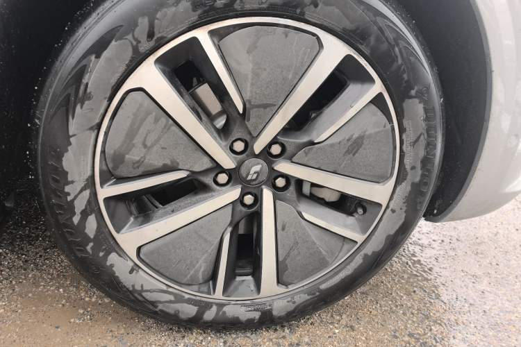 Used Li Auto L6 2024 Pro Model Right Front Wheel Hub