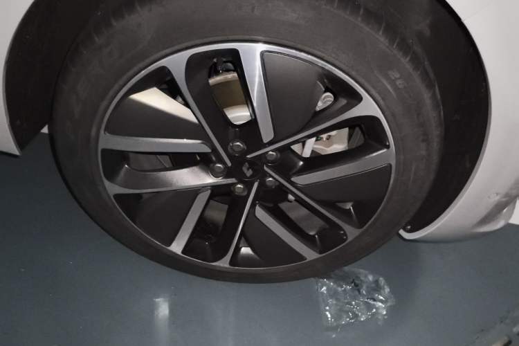 Used Li Auto L6 2024 Max Right Front Wheel Hub