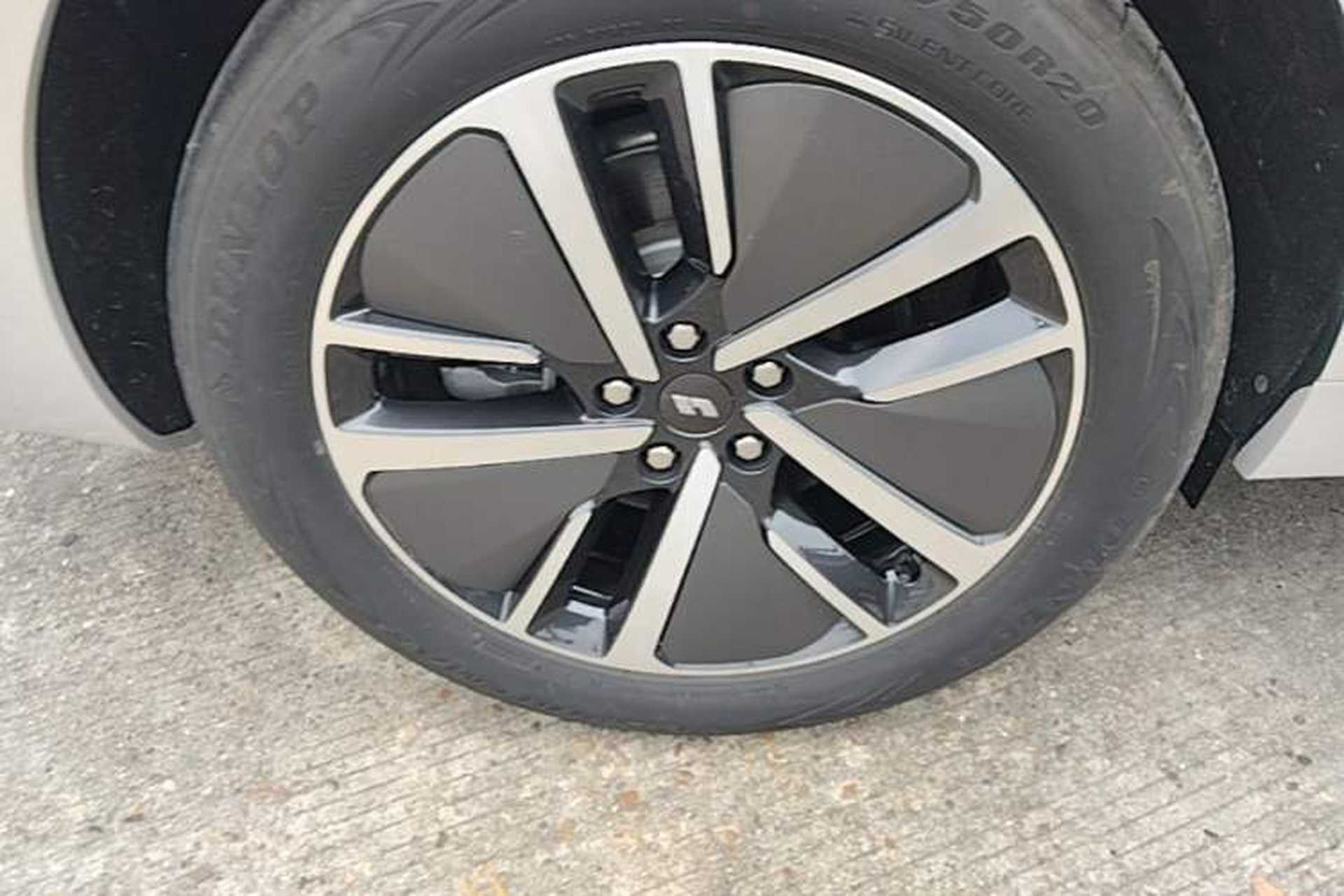 Used Li Auto L6 2024 Pro Model Right Rear Wheel Hub