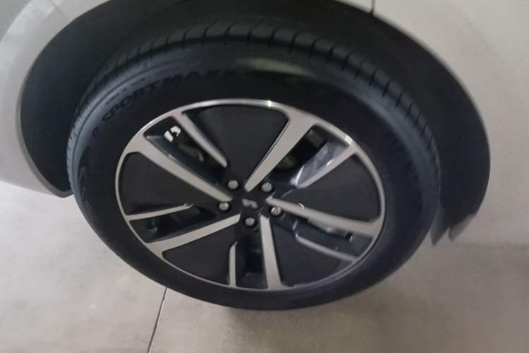 Used Li Auto L6 2024 Pro Model Right Rear Wheel Hub