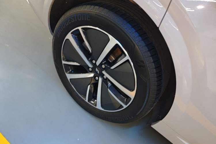 Used Li Auto L6 2024 Pro Model Right Rear Wheel Hub