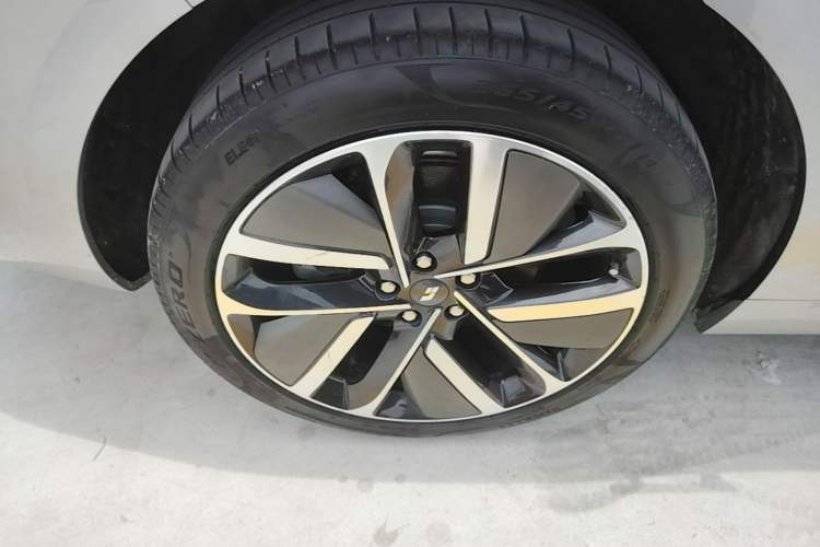 Used Li Auto L6 2024 Max Right Rear Wheel Hub