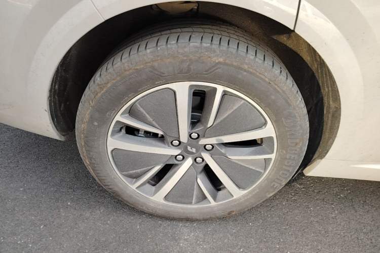 Used Li Auto L6 2024 Pro Model Right Rear Wheel Hub