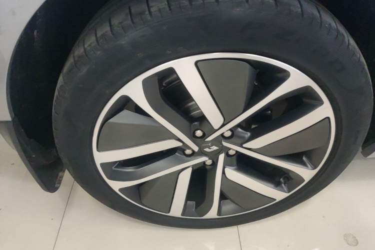 Used Li Auto L6 2024 Pro Model Right Rear Wheel Hub