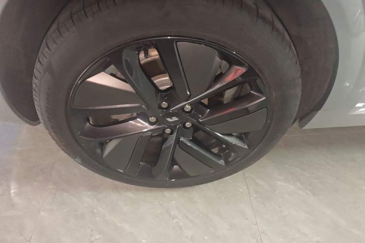 Used Li Auto L6 2024 Pro Model Right Rear Wheel Hub