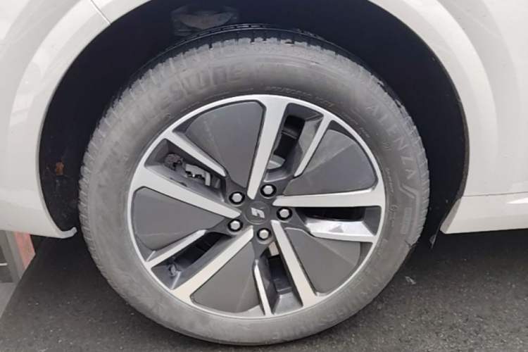 Used Li Auto L6 2024 Pro Model Right Rear Wheel Hub