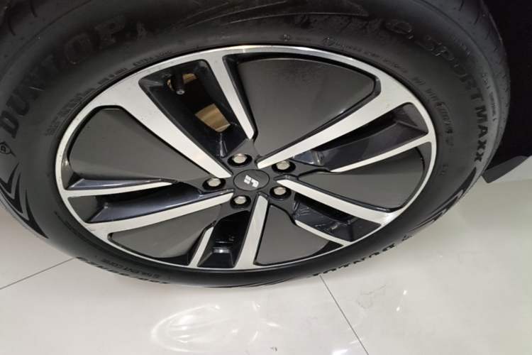 Used Li Auto L6 2024 Pro Model Right Rear Wheel Hub