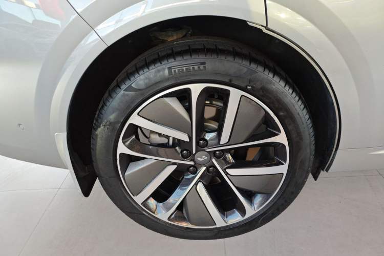 Used Li Auto L6 2024 Pro Model Right Rear Wheel Hub