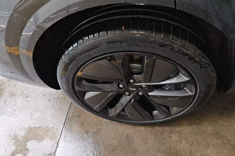 Used Li Auto L6 2024 Pro Model Right Rear Wheel Hub