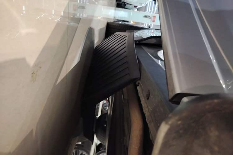 Used Li Auto L6 2024 Pro Model Right Side Sill