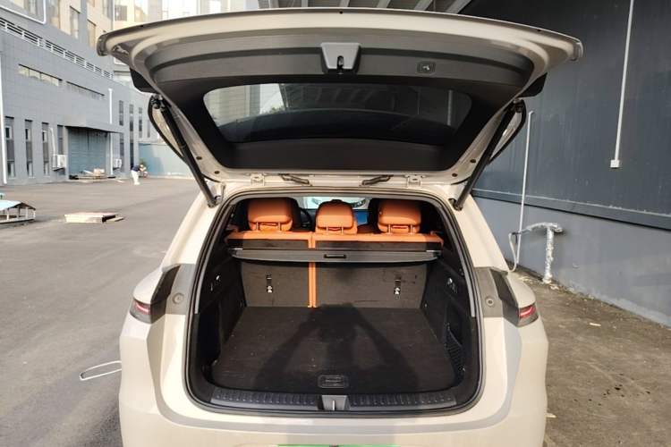 Used Li Auto L6 2024 Pro Model Trunk