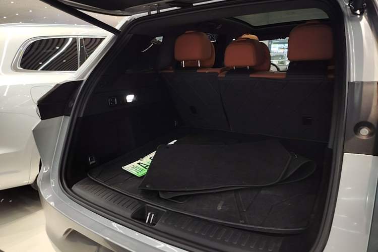 Used Li Auto L6 2024 Pro Model Trunk