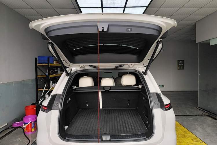 Used Li Auto L6 2024 Pro Model Trunk