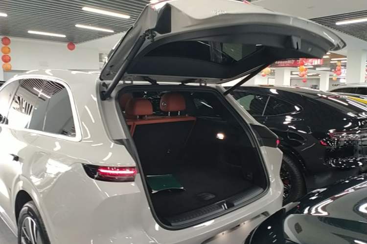 Used Li Auto L6 2024 Pro Model Trunk