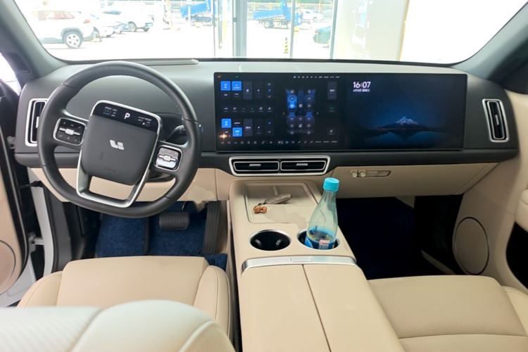 Used Li Auto L6 2024 Max Center Console