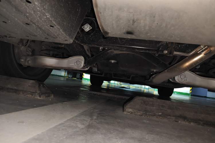 Used Li Auto L6 2024 Pro Model Chassis Rear