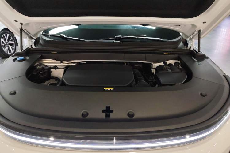 Used Li Auto L6 2024 Pro Model Engine Bay