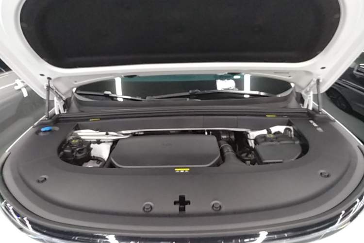 Used Li Auto L6 2024 Pro Model Engine Bay