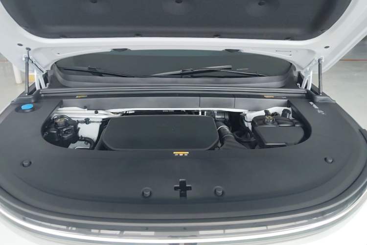 Used Li Auto L6 2024 Pro Model Engine Bay