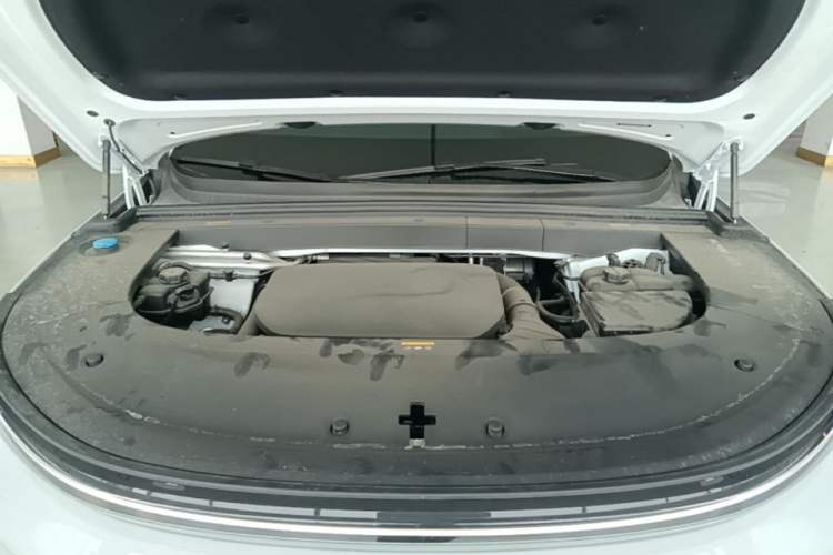 Used Li Auto L6 2024 Pro Model Engine Bay