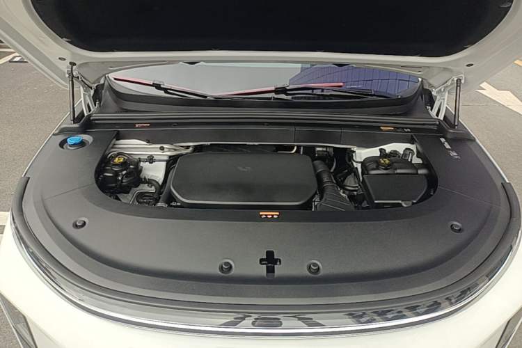 Used Li Auto L6 2024 Pro Model Engine Bay